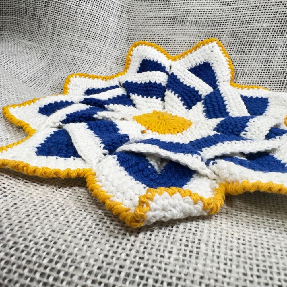 Vintage Handmade Crochet Potholders Set of‎ 2 Blue White Yellow Starburst 8.5